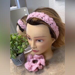 Ponytail and shank woven with cotton thread, pink.